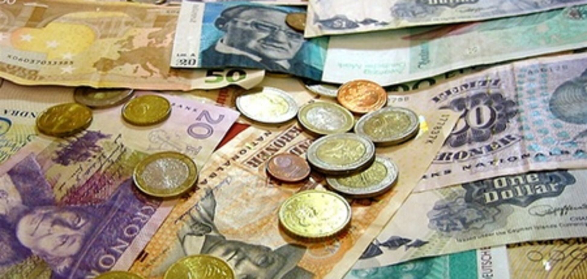 Евро уверенно дорожает