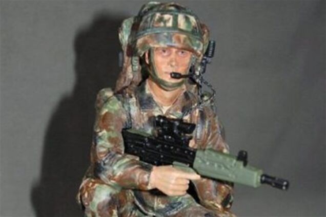 Ребенка не пустили в самолет из-за игрушечного солдатика