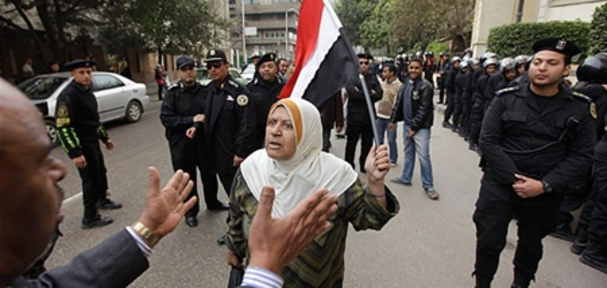 У Єгипті люди насмерть б'ються за хліб