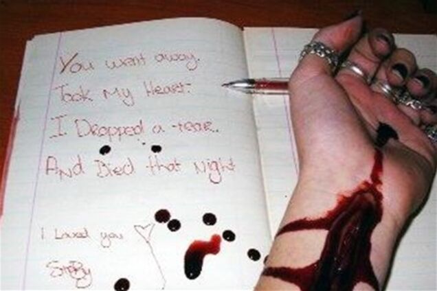 Школьница покончила с собой, узнав, что ее удочерили