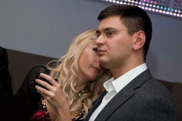 'Мисс Украина' тайно родила Денису Бассу сына