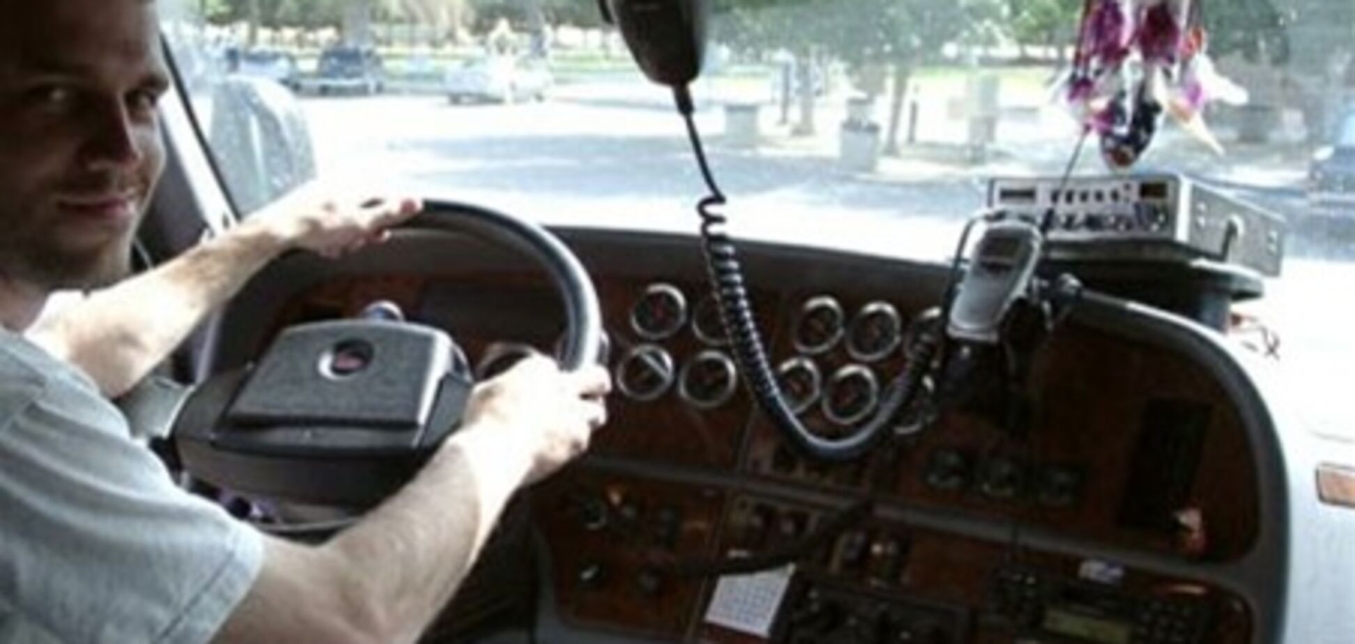 Одесский дальнобойщик похитил 600 телевизоров