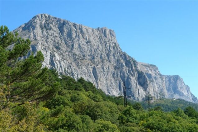 Крымчанин выжил после падения с 120-метровой горы