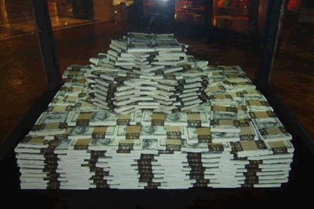 В Киеве ограбили банк на миллион долларов