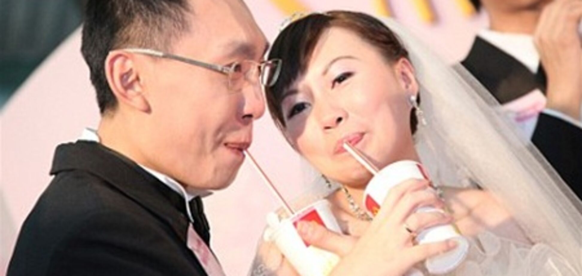 Поел и поженился ... в McDonald's