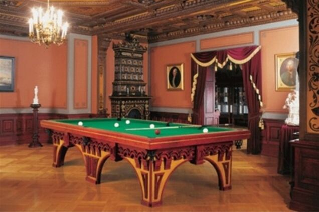 У два роки дівчинка стала професійним гравцем в більярд