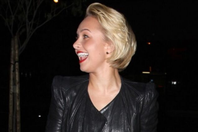 Короткие ножки подружки Кличко в тугих джинсах