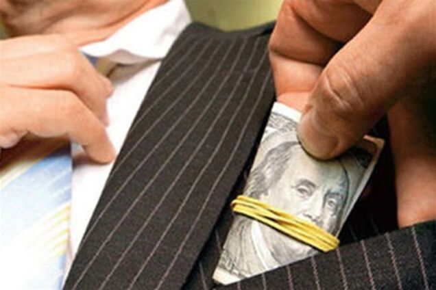 На Киевщине теща помогла зятю-чиновнику угодить в тюрьму