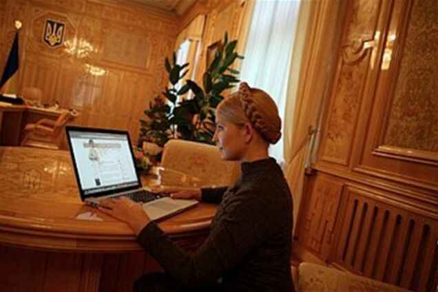 Адвокат: Twitter не заважає Тимошенко на допиті
