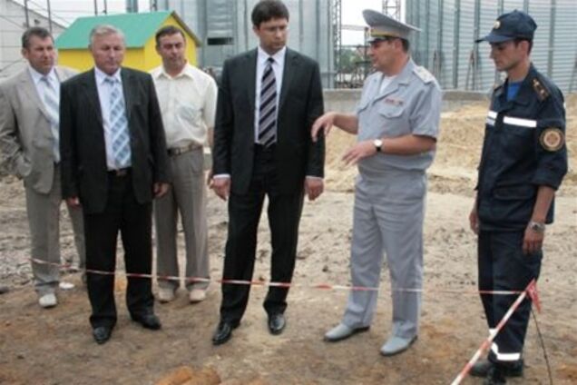 Київ. Кислотою облили екс-губернатора Юрія Чижмаря?