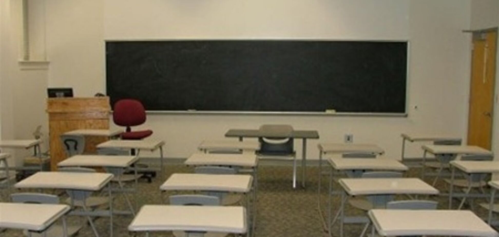 Закрытие украинской школы в Донецке: протесты родителей дали результат