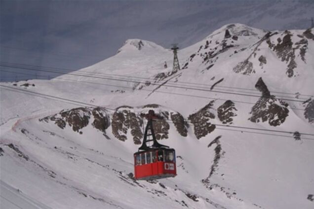 На Эльбрусе взорвали канатную дорогу