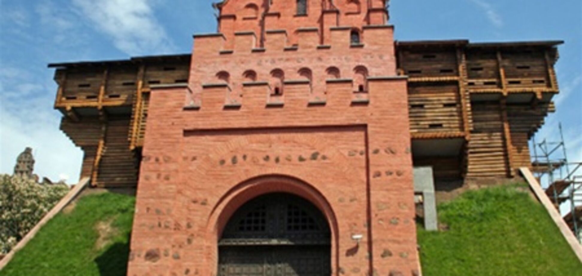 Печерскую Лавру и Золотые Ворота хотят отобрать у Украины