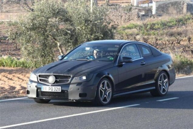 Появились фотографии Mercedes C55 AMG Coupe 2012