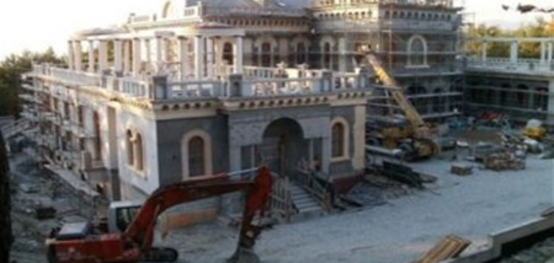 Рядом с 'дворцом Путина' экологи нашли не менее роскошную 'дачу Патриарха'