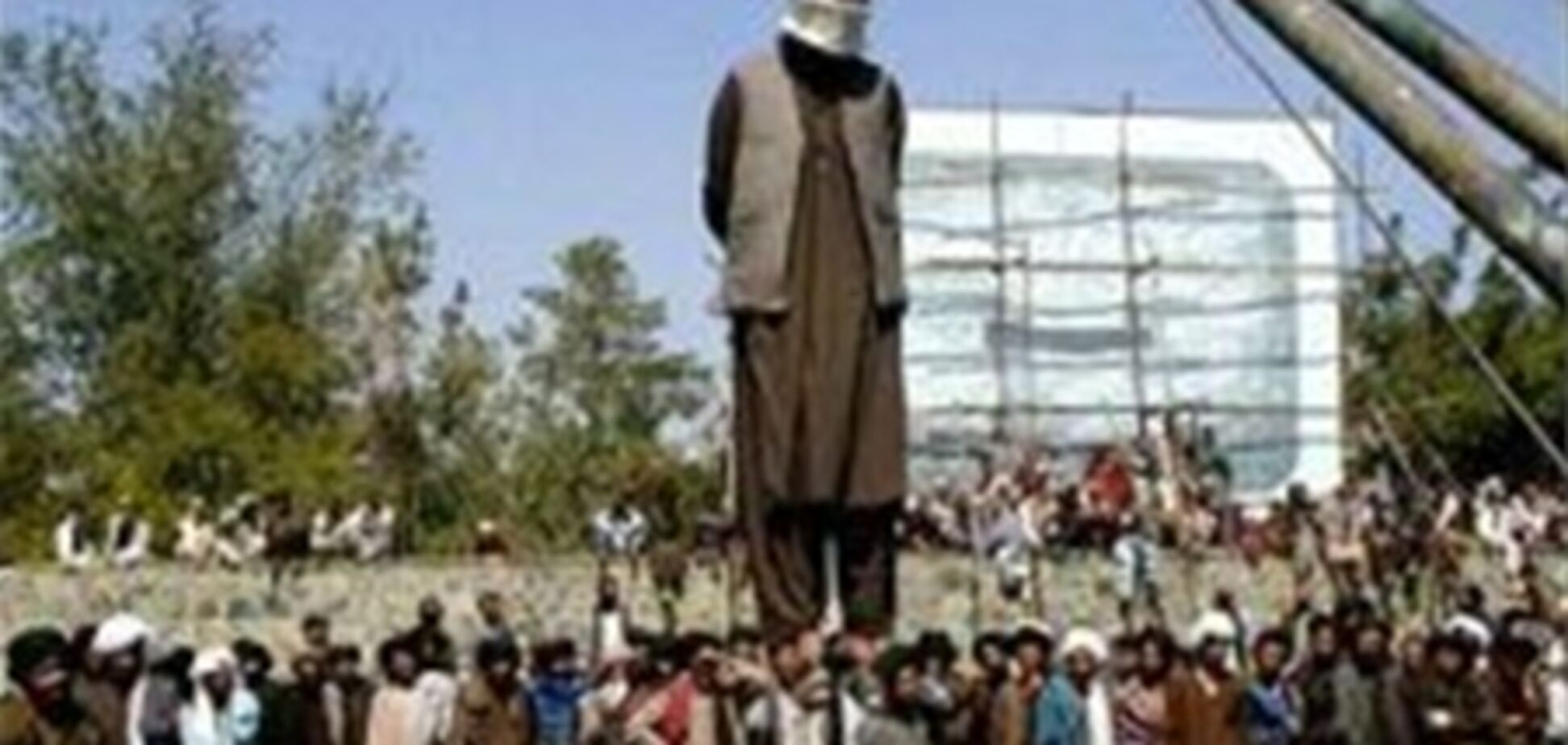 Протести в Лівії: революціонери вішають поліцейських на ліхтарних стовпах