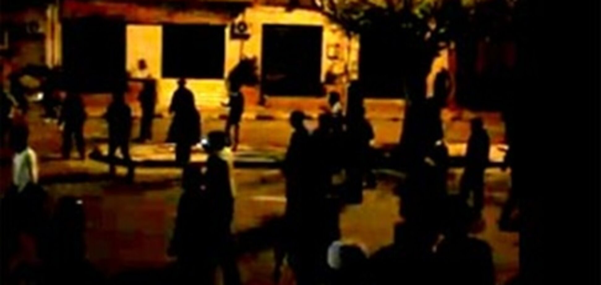 Бои в Ливии: толпа атаковала дворец Каддафи, армия ответила пушками