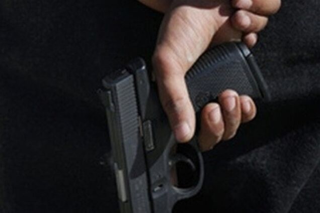 Задержан водитель, стрелявший на Подоле в отца с дочкой