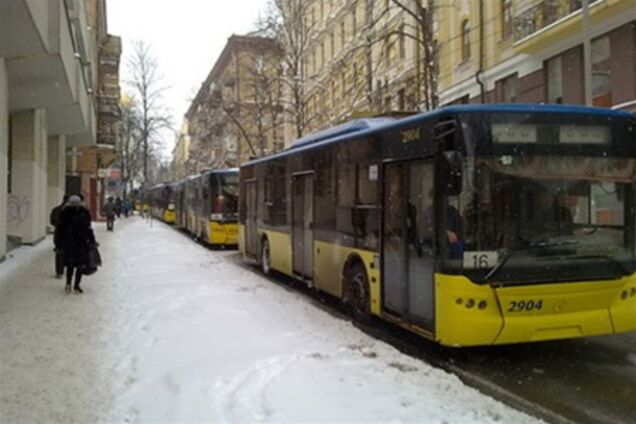 В центре Киева троллейбусы остановили движение