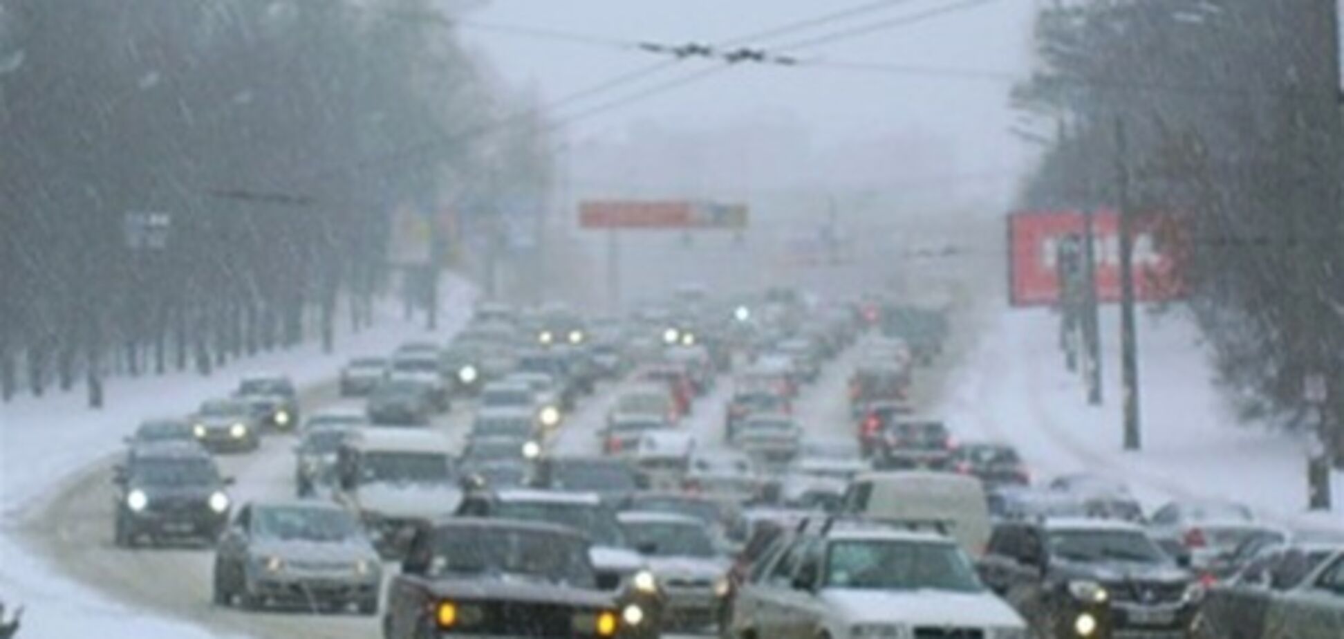Коллапс в Киеве: коммунальщики не могут справиться со снегопадом