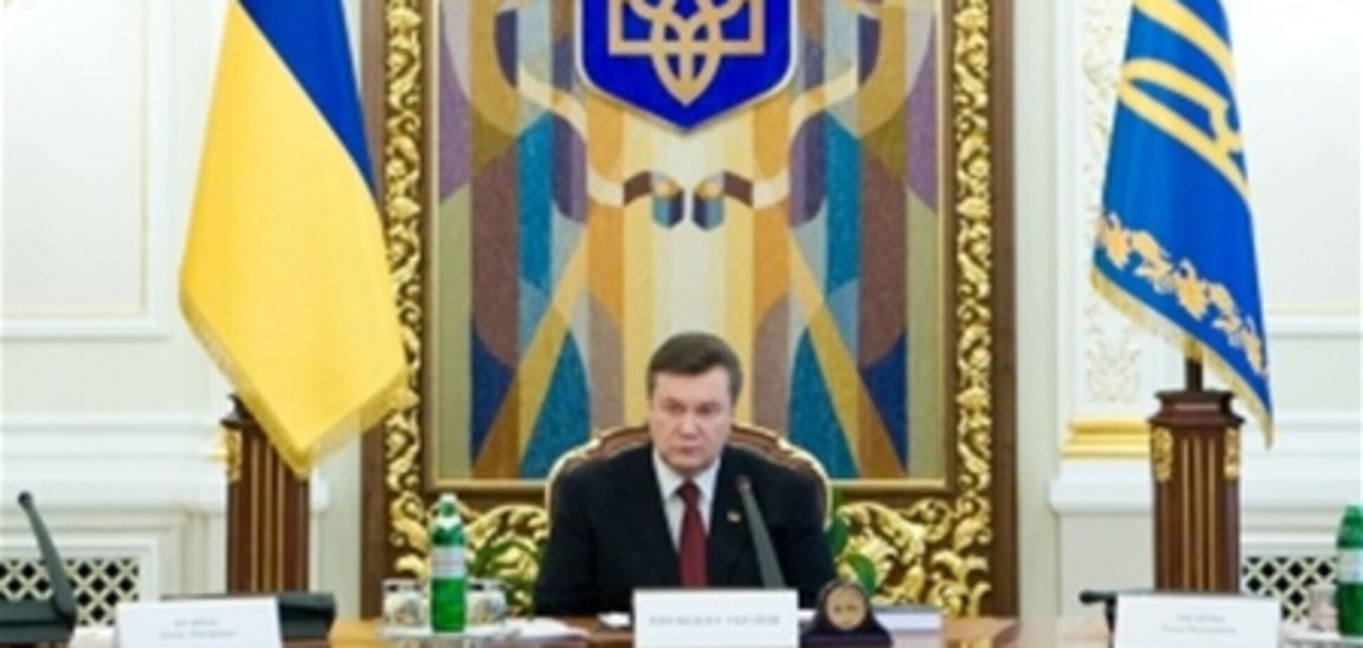 Янукович жорстко пройшовся по Кабміну, але поки нікого не звільнив