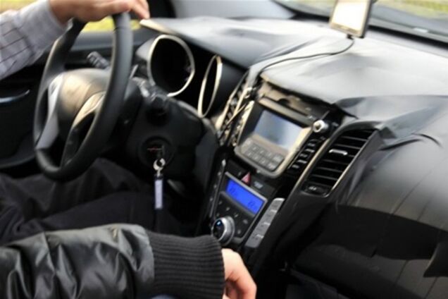 Инженеры Hyundai продолжают тестовую работу над новым поколением модели i30
