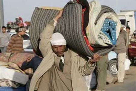 Ливийцы и тунисцы бегут от беспорядков в Италию