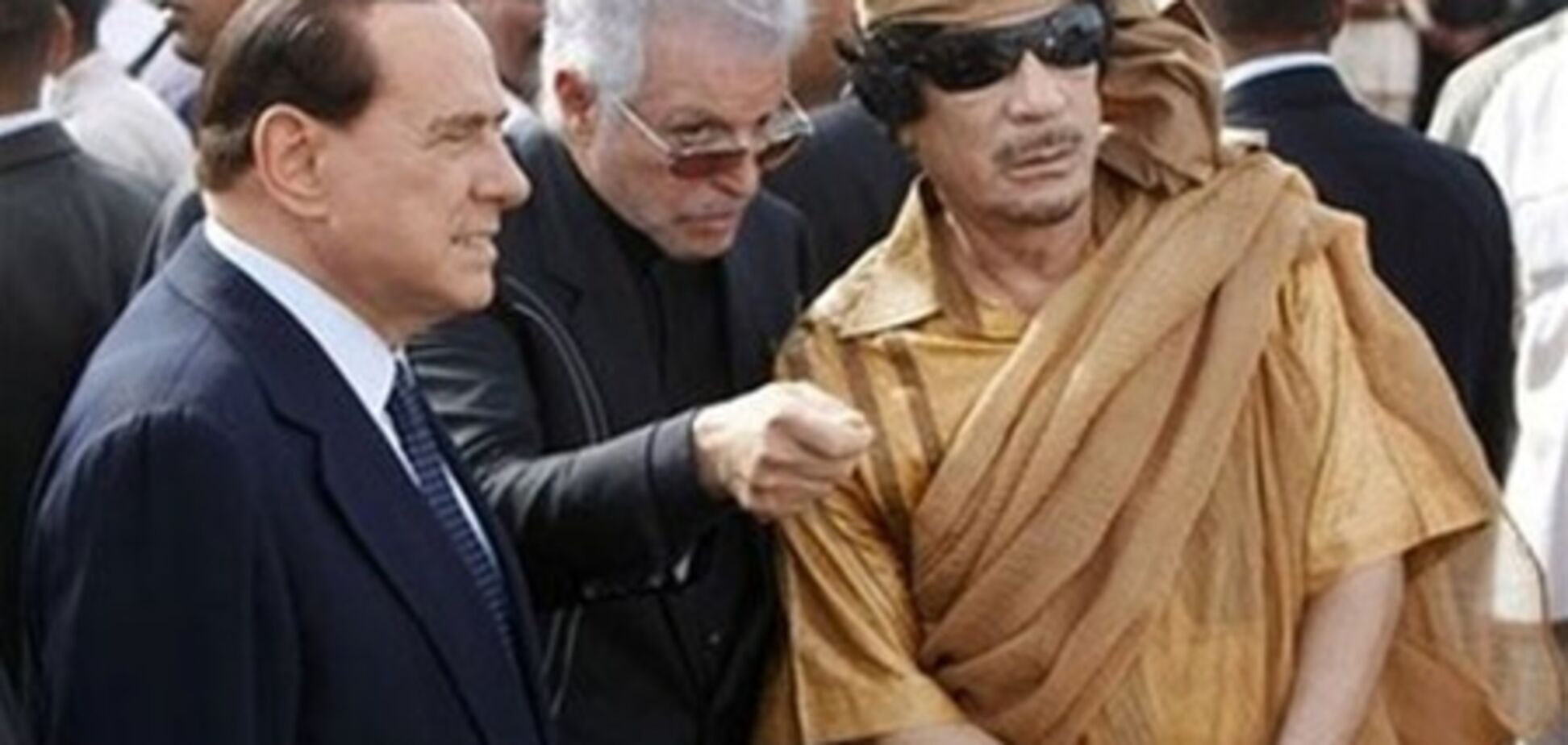 Каддафи заверил Берлускони, что в Ливии 'все в порядке'