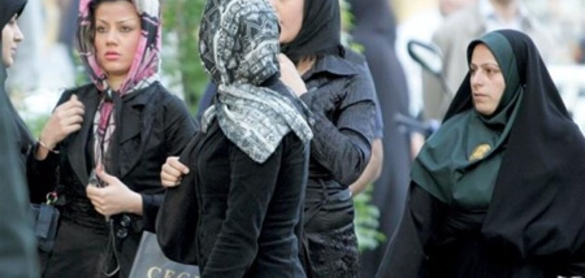 ХАМАС запретил мужчинам-парикмахерам стричь женщин