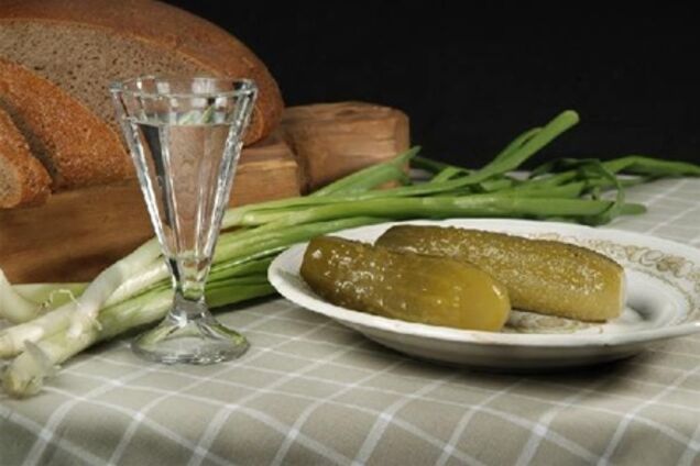 Водка пошла по наклонной: производство упало почти на 70%