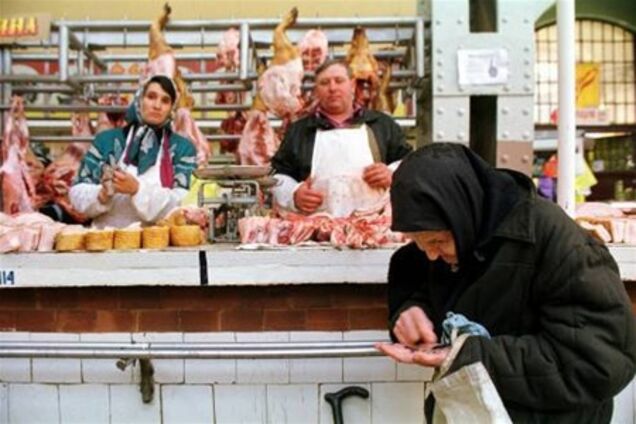 Каждому третьему украинцу не хватает на еду