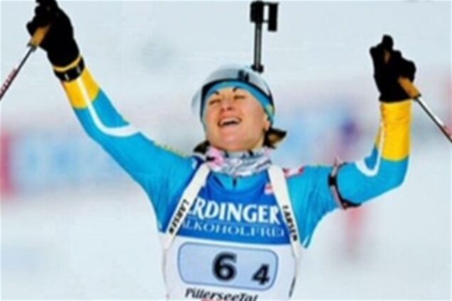 Українська жіноча четвірка святкує впевнену перемогу у біатлонні