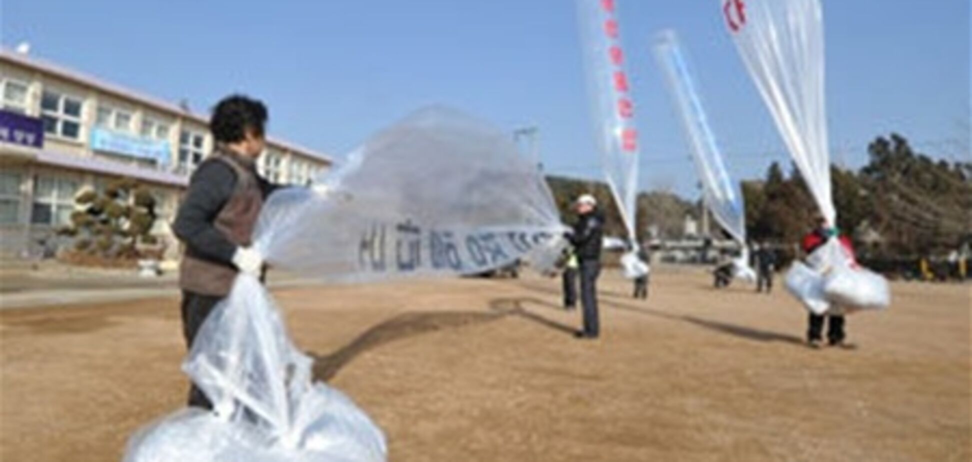 Южная Корея шлет в Северную листовки с известиями об арабских революциях