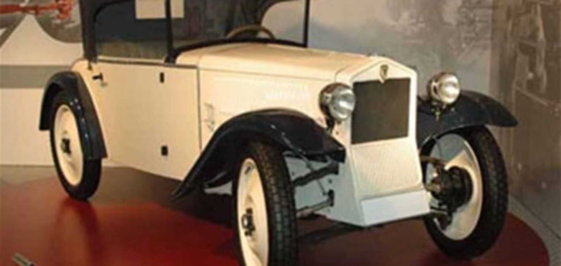 Первый автомобиль с передним приводом отмечает 80-ти летие