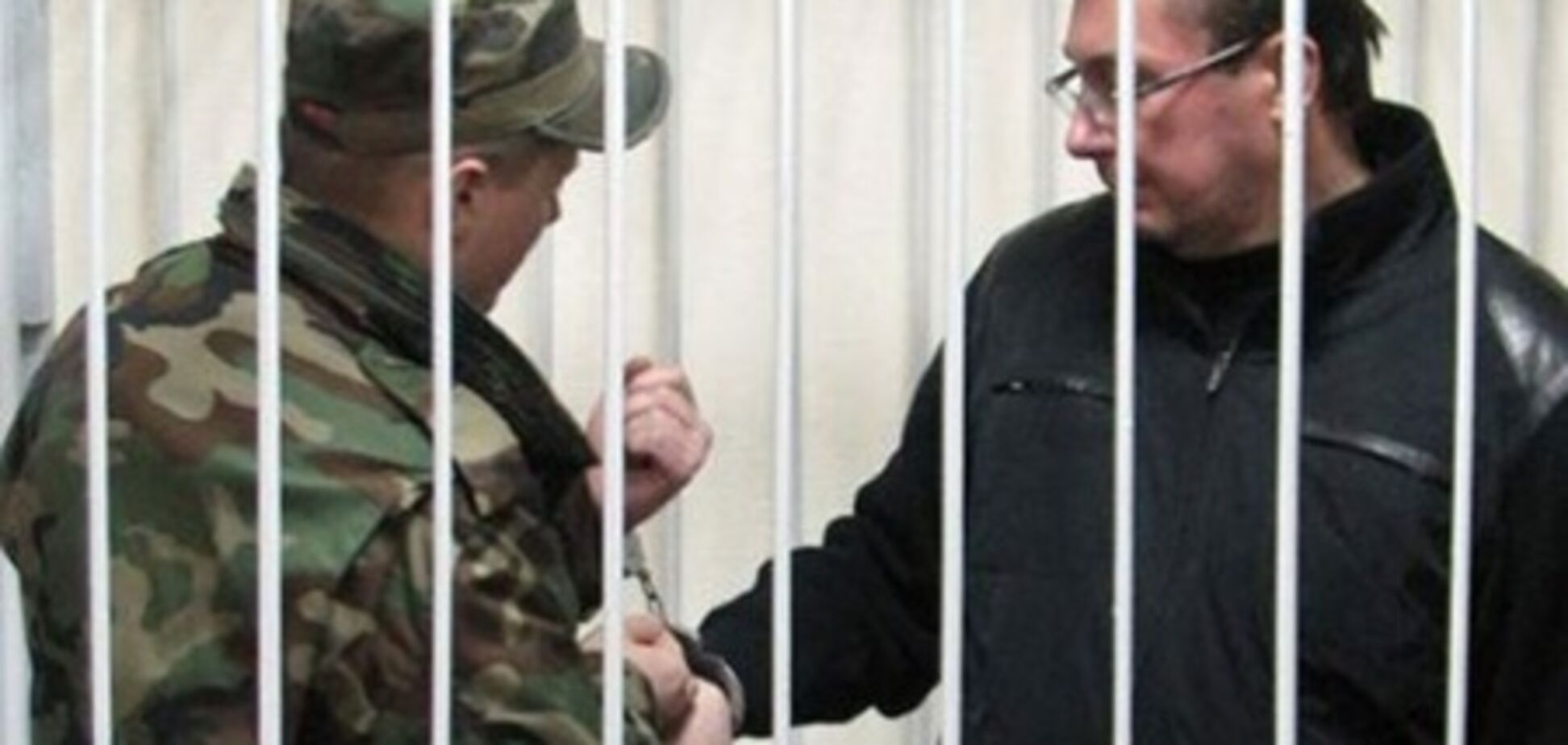 Юрій Луценко залишиться під вартою до 26 квітня