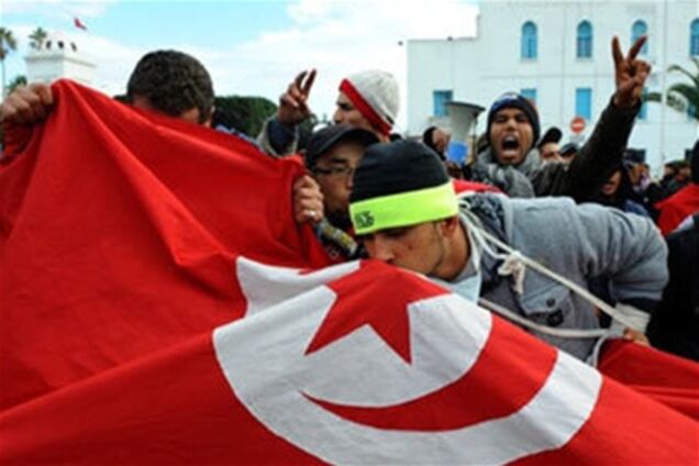 В Тунисе новый бунт. Уже против нового правительства