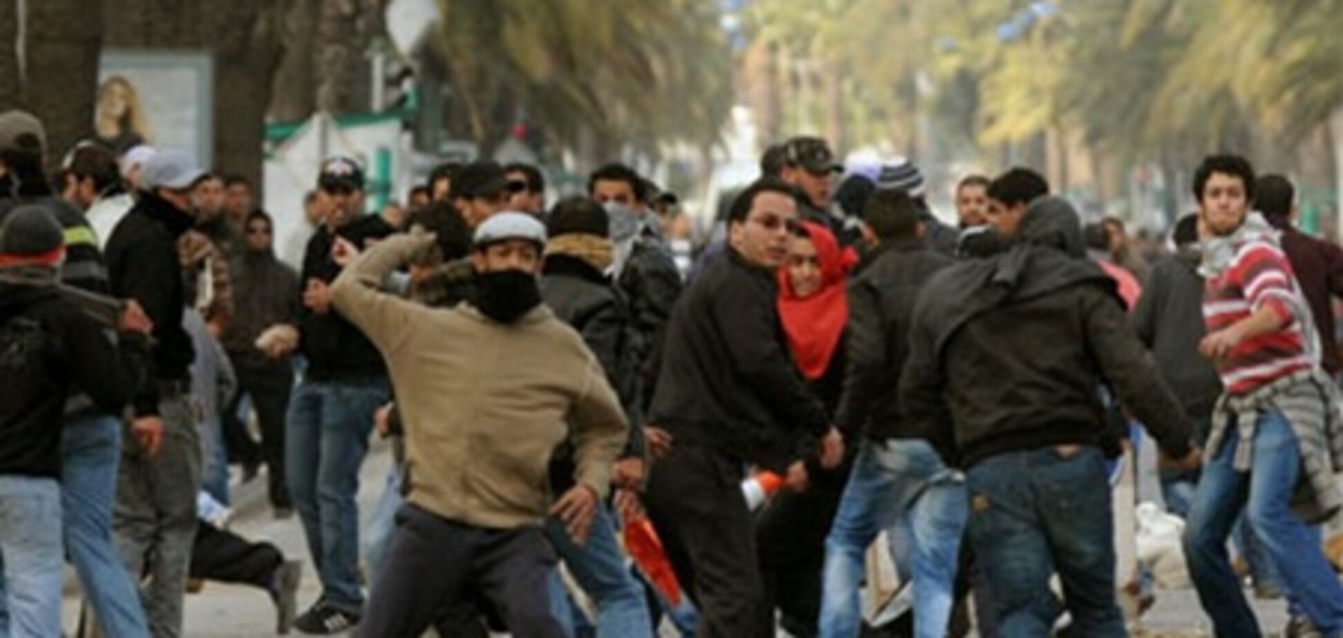 В Тунисе поднялась новая волна массовых протестов