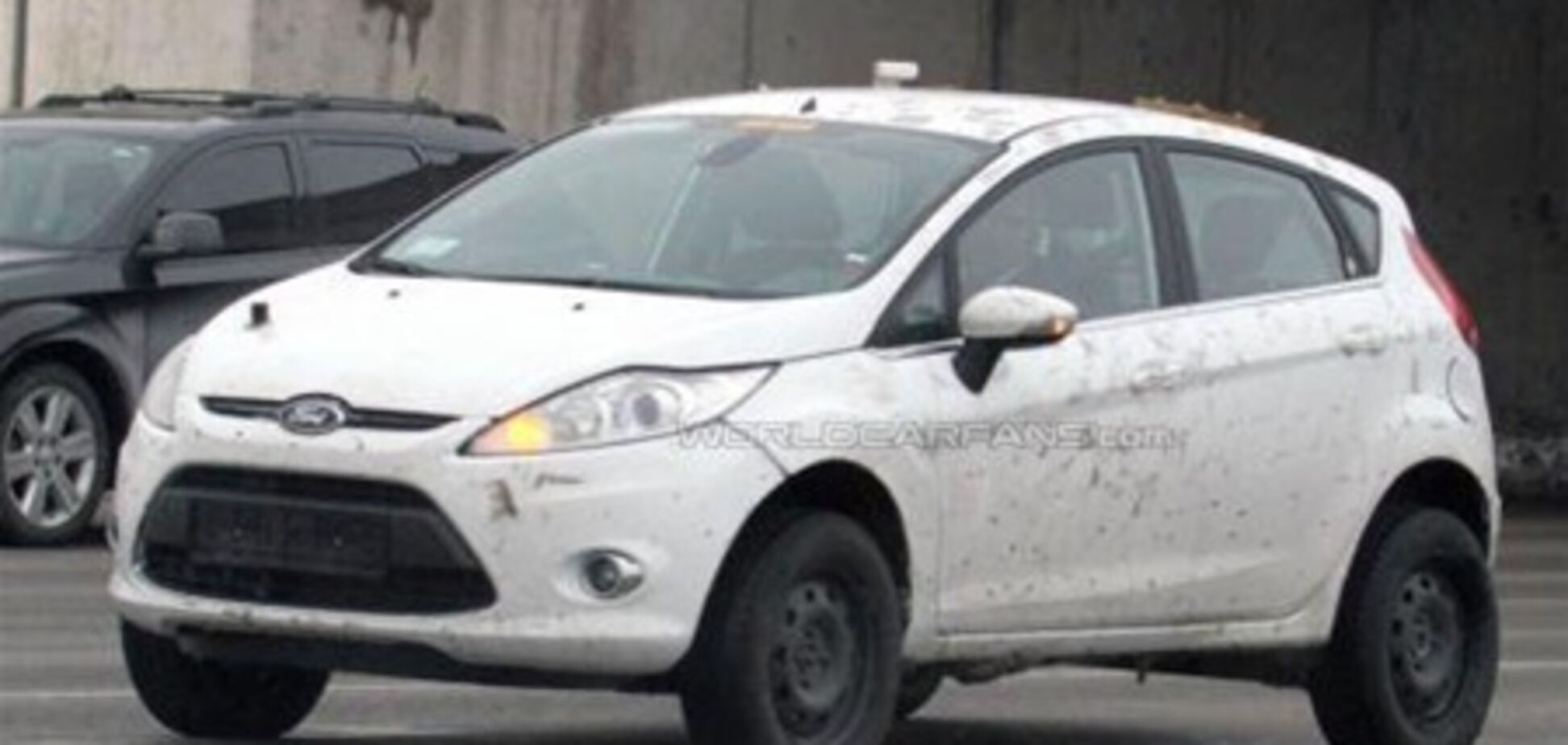 Новый кроссовер Ford отказывается покидать 'тело' Fiesta