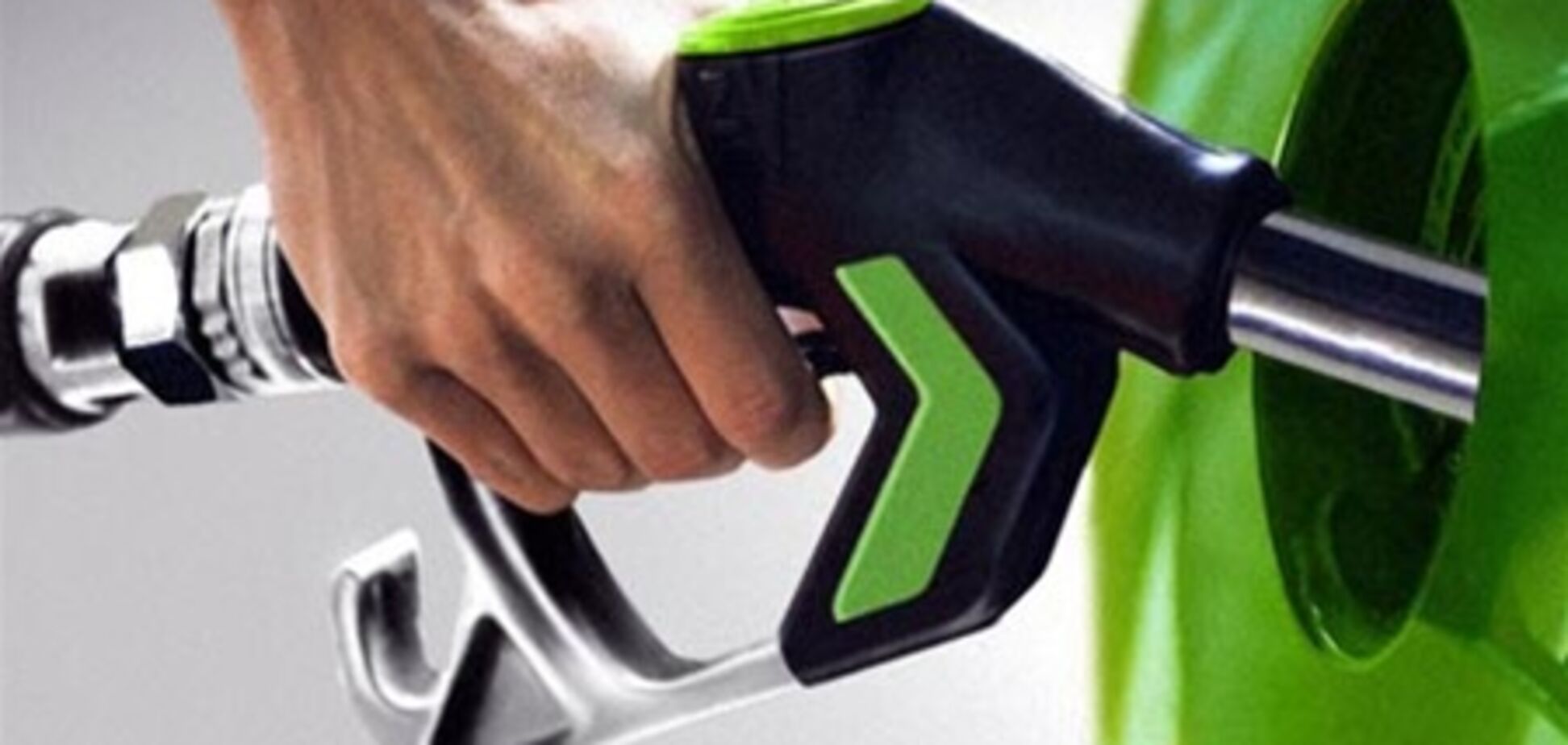 В сетях АЗС бензин продолжает дорожать