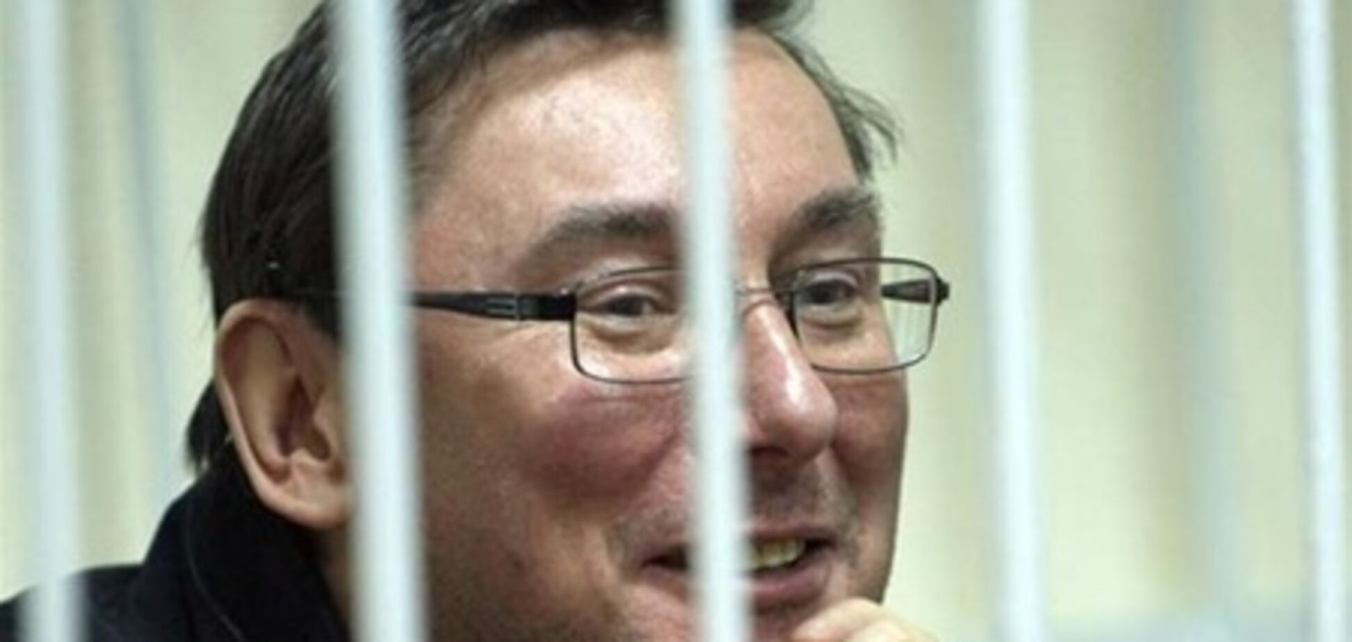 Люди Луценко решили вызволить его с помощью сбора подписей