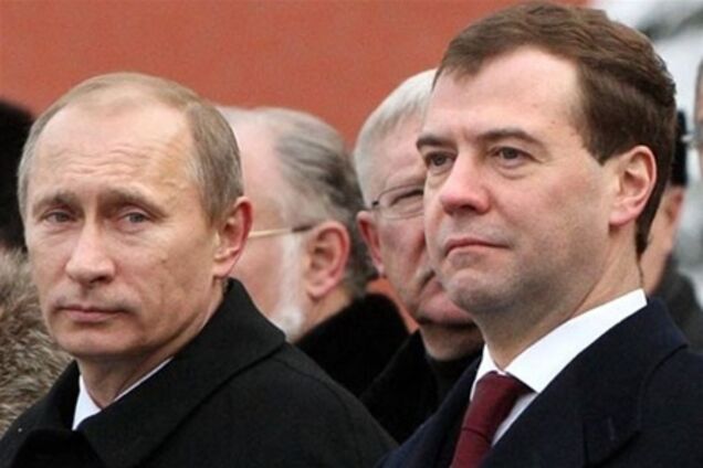 Путину подарили подарок с медведем у руля