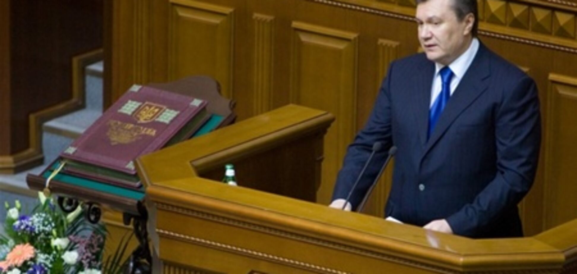 Янукович одобрил продление полномочий ВР и президента