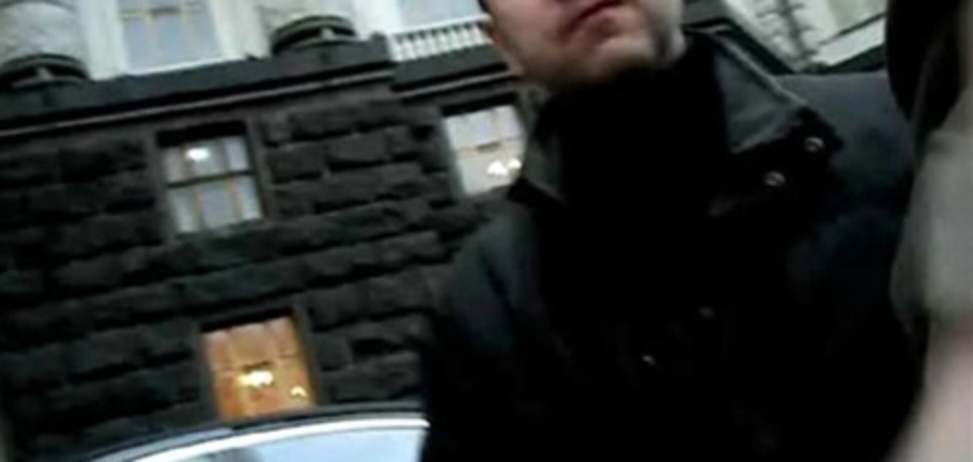 Журналиста «Обозревателя» избили под Кабмином. ВИДЕО