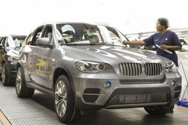 В США прекратили работу 33 автомобильных завода