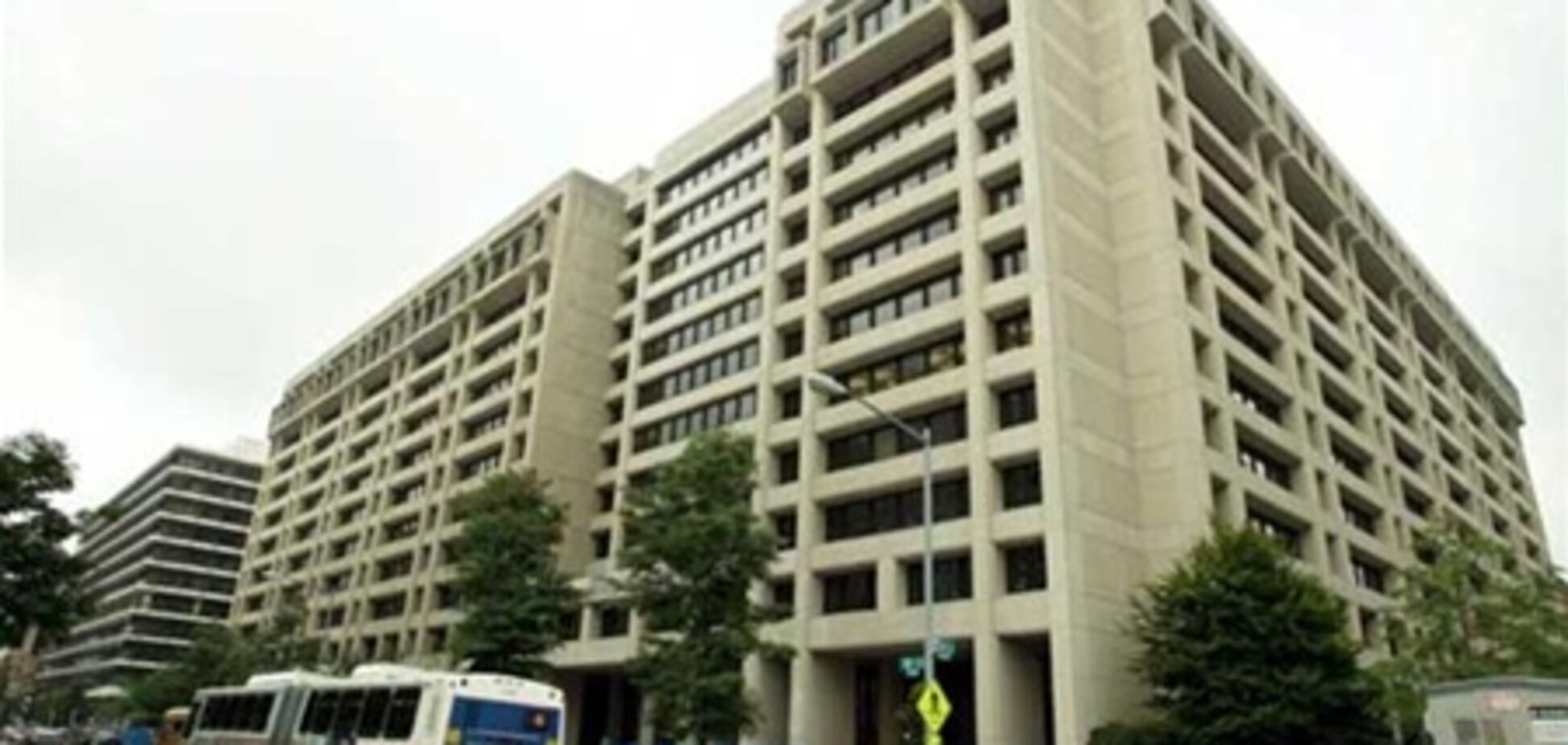 Азаров может пересмотреть сотрудничество с МВФ
