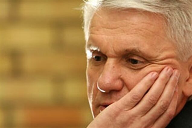 Литвин готов хранить карточки депутатов