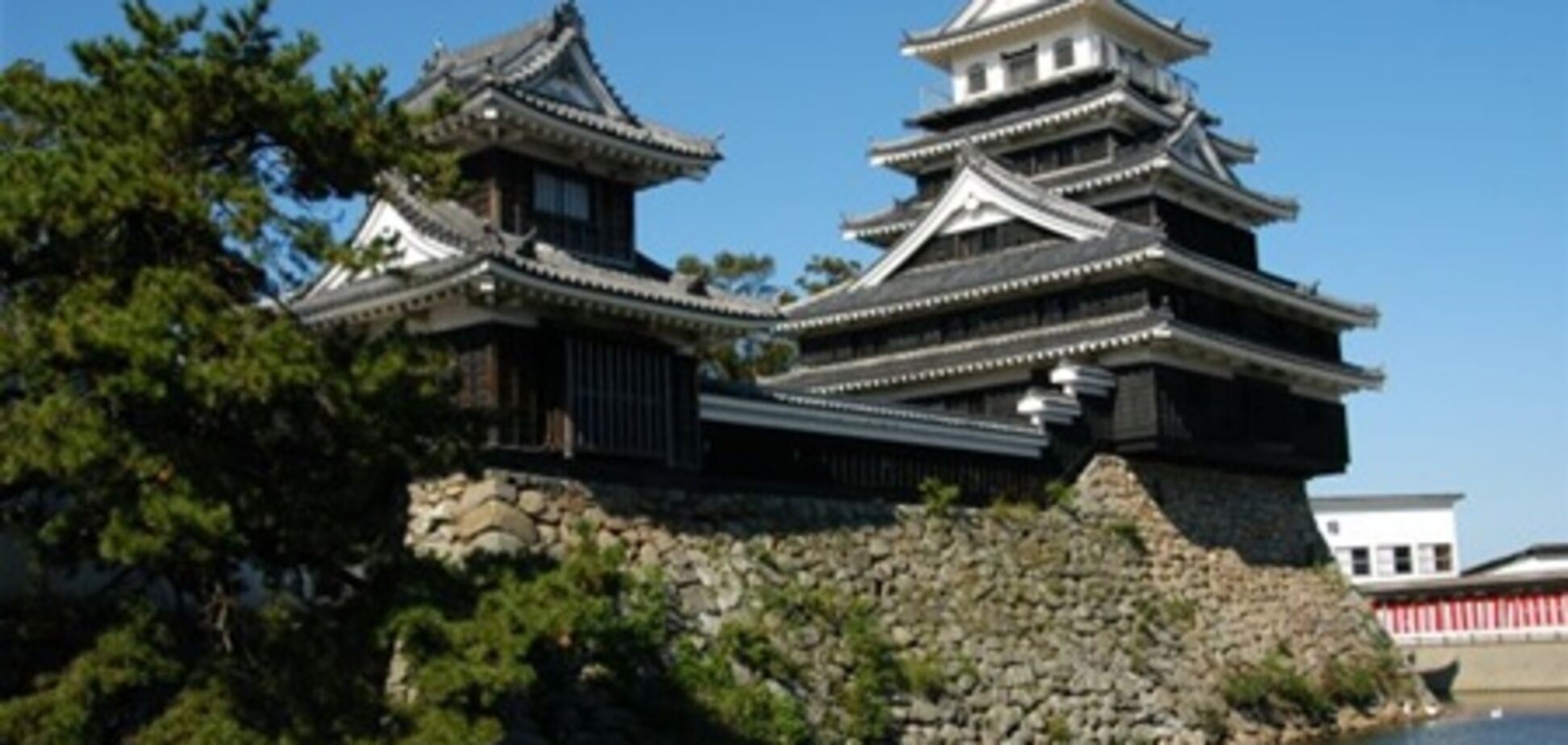 Япония официально назвала визит Медведева на Курилы оскорблением