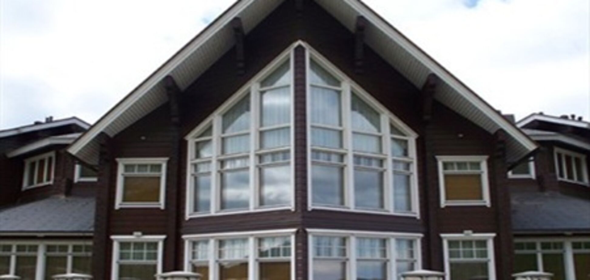 Опубліковані фото гірськолижного 'палацу Путіна'