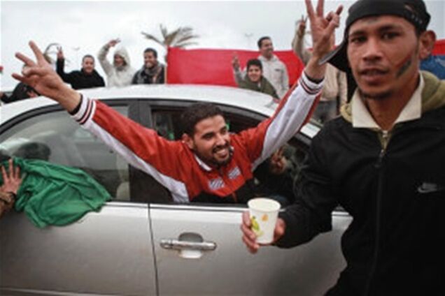 Чавес призвал использовать посредников для разрешения кризиса в Ливии