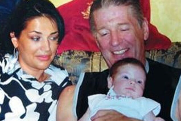 Вдова Абдулова сняла траур